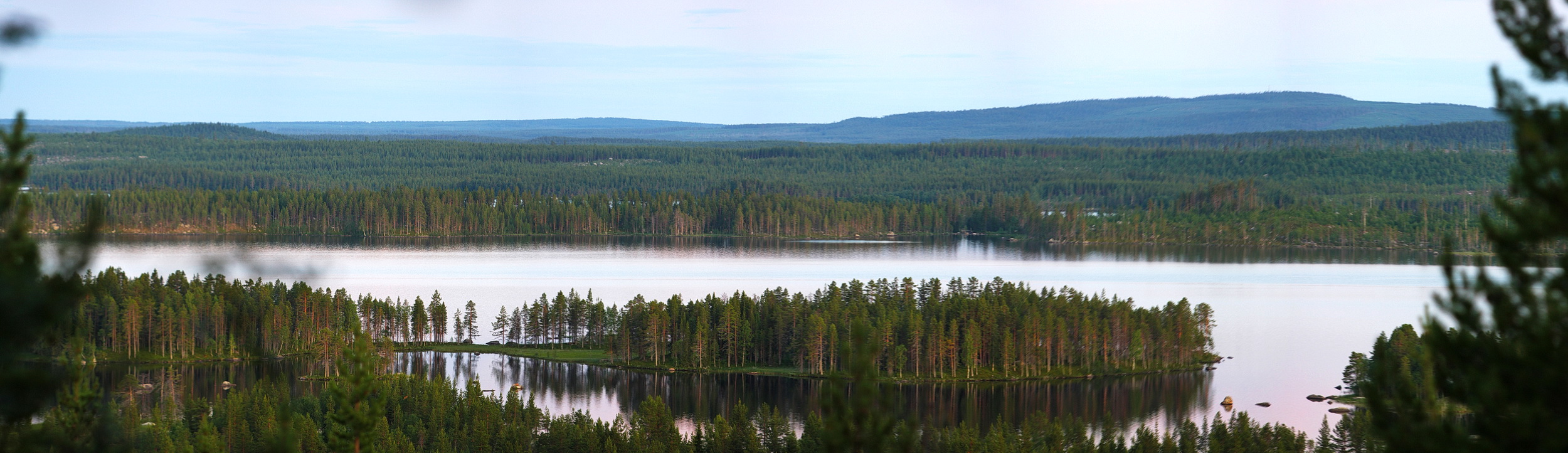 Vy över Hemsjön, tagen norr om sjön